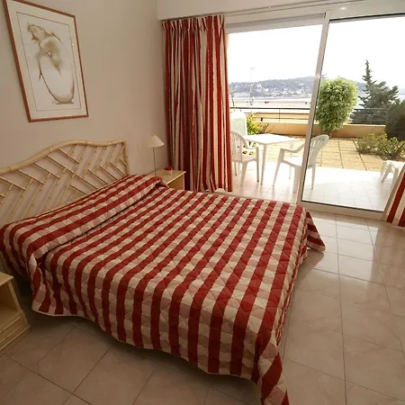La Flore Hotel